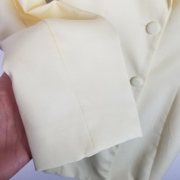 Missguided Women's 4 Butter Yellow Long Sleeve Two Button Blazer Jacket - Picture 4 of 8